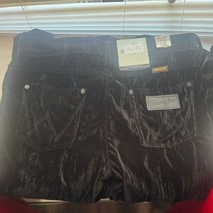 Wrangler women’s Relaxed Jeans